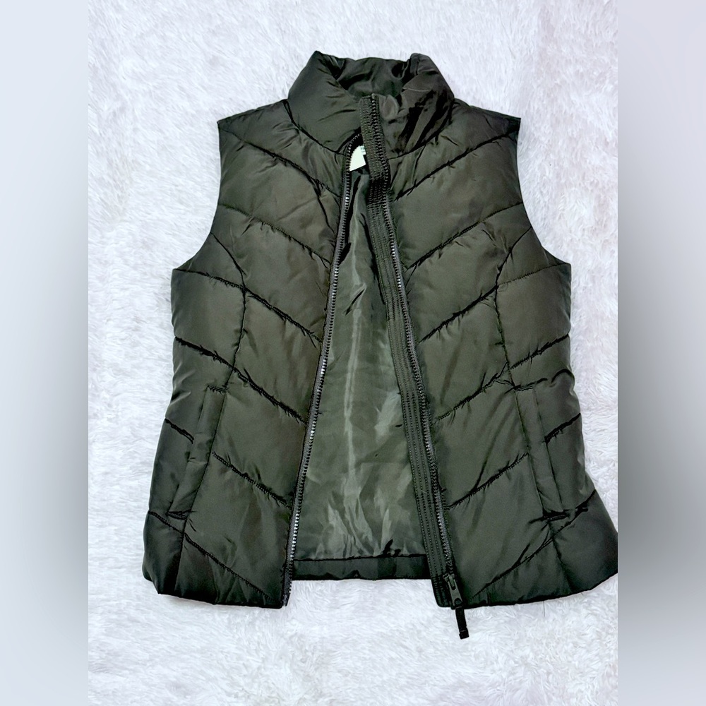 NWT XS Green Aero Vest
